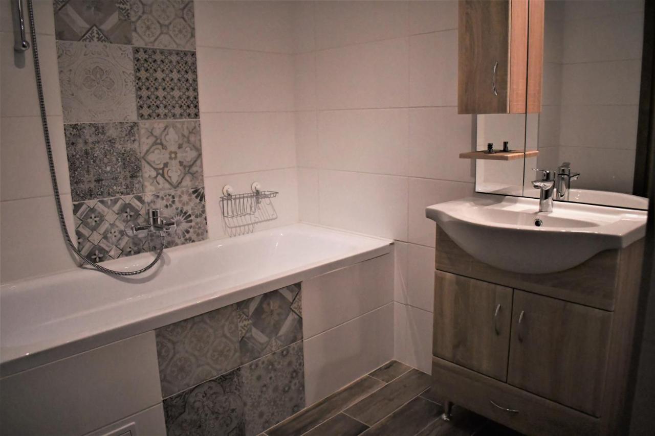 Vatus Apartmanhaz Vác Exterior foto