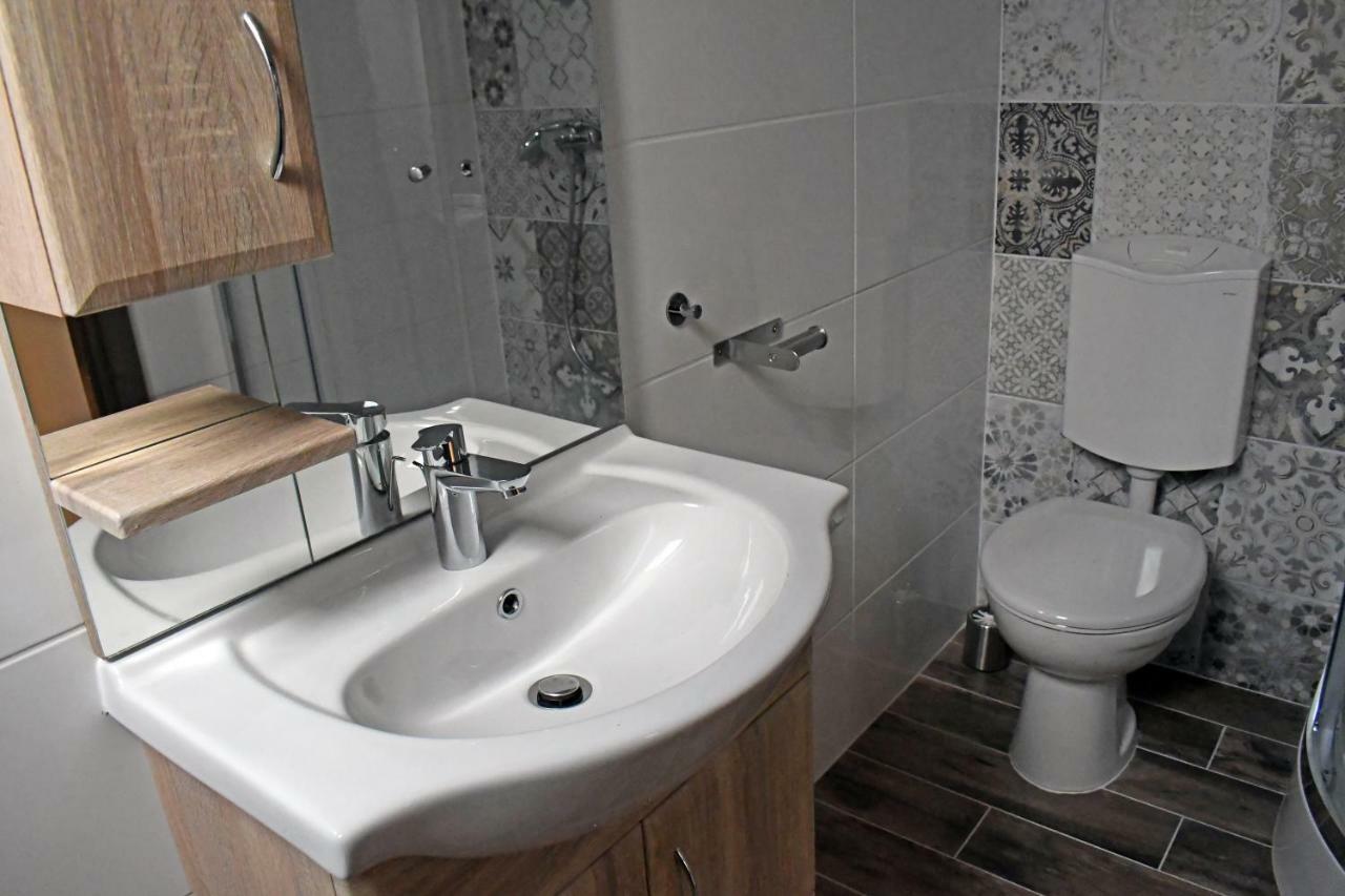 Vatus Apartmanhaz Vác Exterior foto